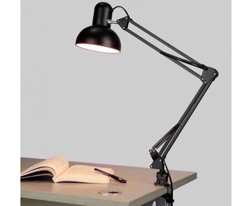 лампа крепится к столу